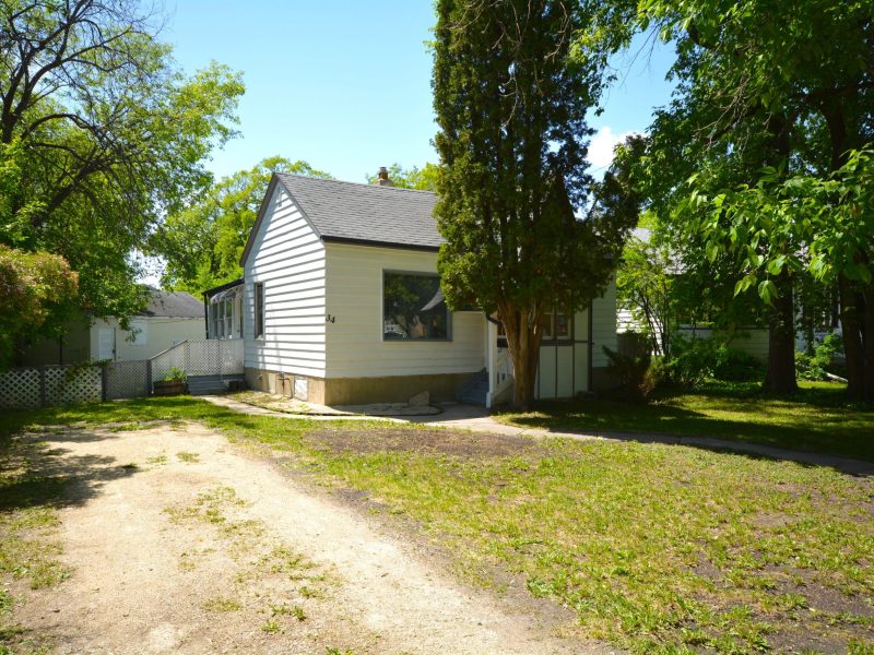 St. Thomas Road – St. Vital House for Sale