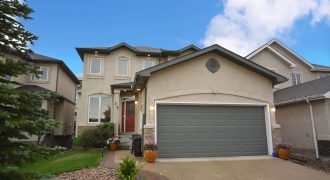 Lou Peltier Crescent – Kildonan Green house for sale