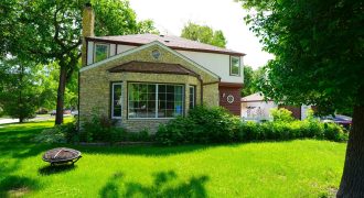 855 Kildonan Drive – Fraser’s Grove House For Sale