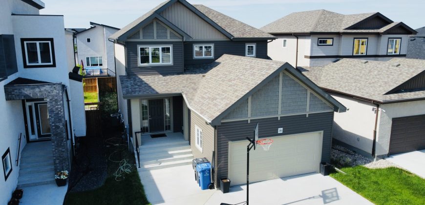 386 Bonaventure Drive W – Bonavista Home For Sale