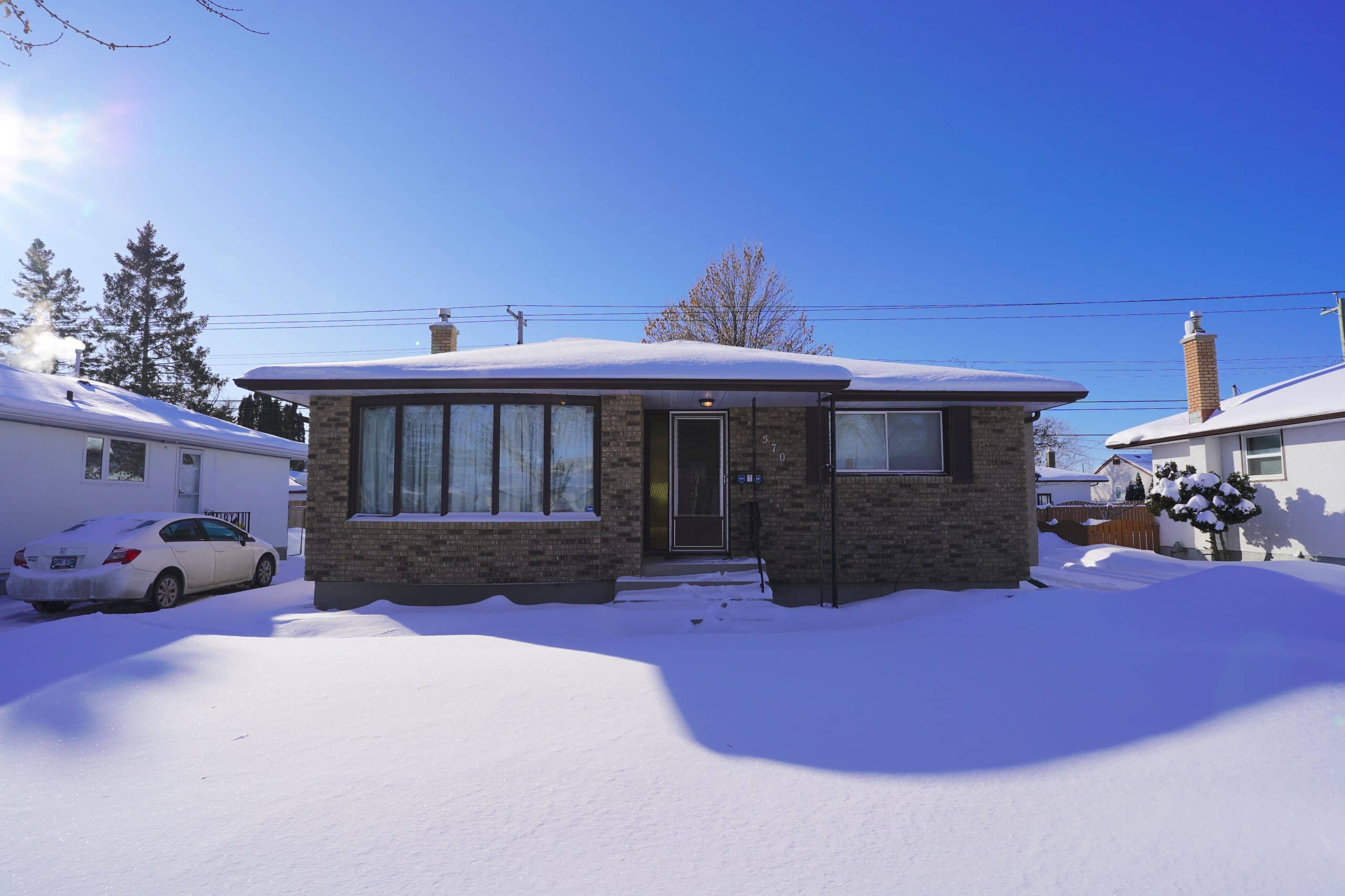 570 Oakland Avenue – North Kildonan Winnipeg House For Sale