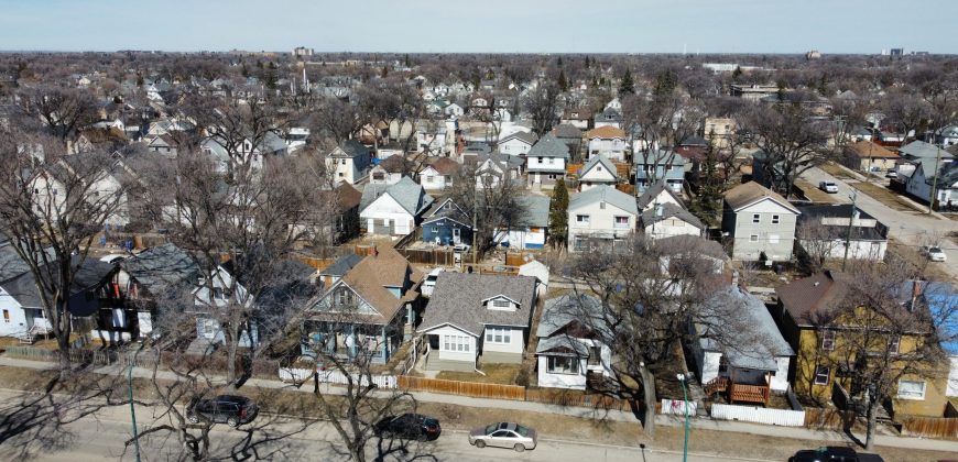 Renovated Bungalow at 485 Redwood