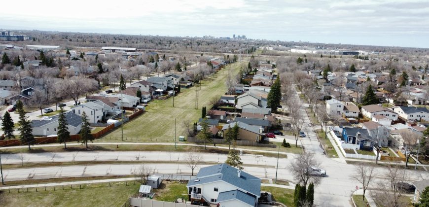 Charming Family Home for Sale at 3 St Moritz Road, Sun Valley, Winnipeg