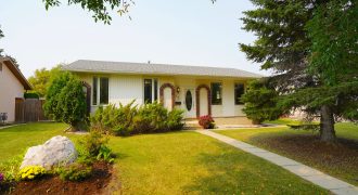 27 Lakeglen Drive | Waverley Heights Winnipeg