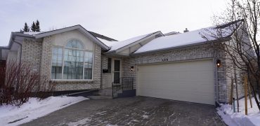 460 Scurfield Boulevard – 3-Bedroom Bungalow for Sale in Whyte Ridge