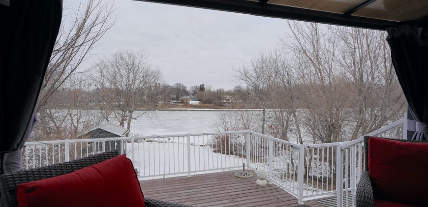 446 Bredin Drive, Winnipeg | RIVER FRONT HOME