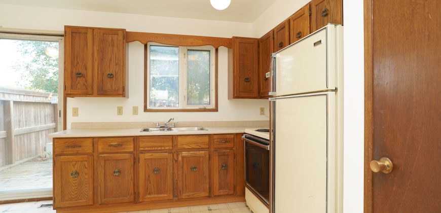 22 Price Drive East Kildonan – Bright 3-Bedroom Home with Large Yard