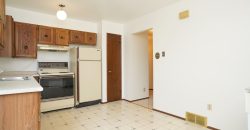 22 Price Drive East Kildonan – Bright 3-Bedroom Home with Large Yard