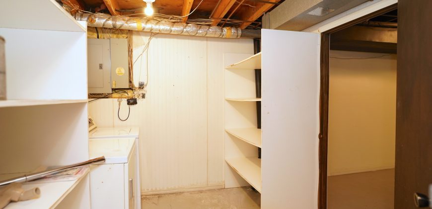 22 Price Drive East Kildonan – Bright 3-Bedroom Home with Large Yard