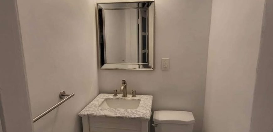 422 Burrows Ave, Winnipeg | 1676 sq ft 6-Bedroom Home for Sale