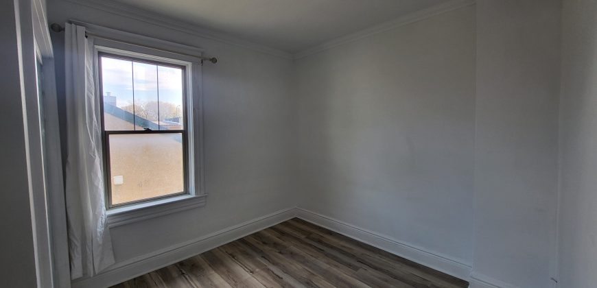 422 Burrows Ave, Winnipeg | 1676 sq ft 6-Bedroom Home for Sale