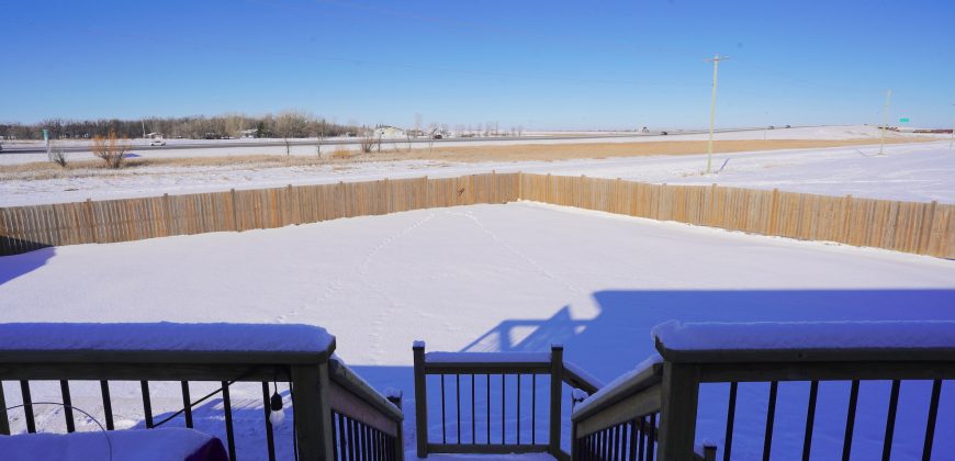 4 Parkdale Cove, Ste. Anne, Manitoba — Stunning 4-Bed, High-End Home!