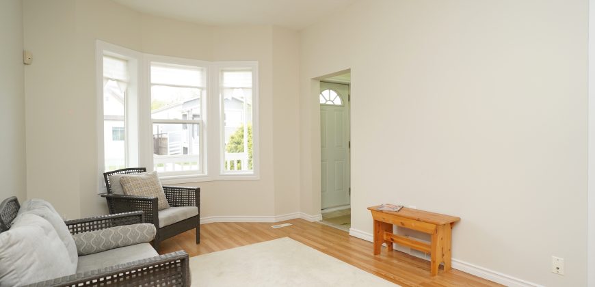 384 Martin Avenue W | Move-In Ready Elmwood Home With Open Concept Layout