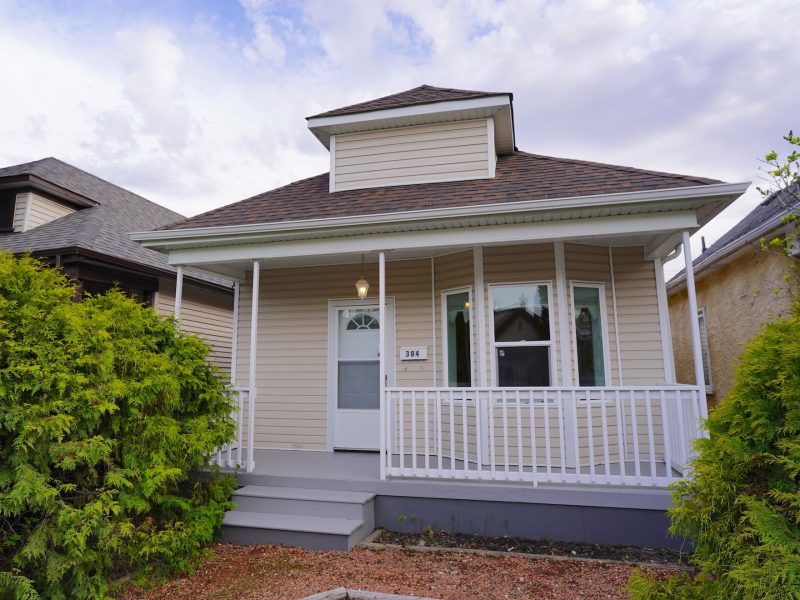 384 Martin Avenue W | Move-In Ready Elmwood Home With Open Concept Layout