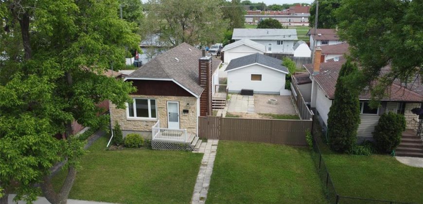 319 Kildare Ave W | Beautiful 2 Bedroom Transcona Home